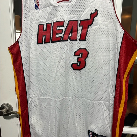 Dwayne Wade Heat NBA Adidas white basketball Jersey, men’s large - Picture 5 of 10